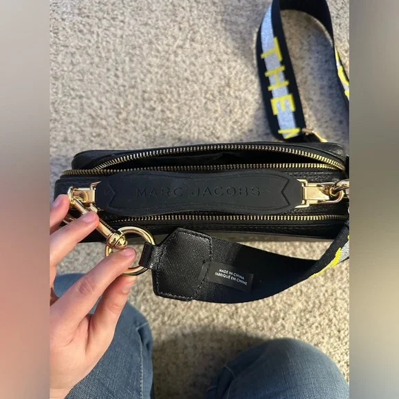 Marc Jacobs Black Leather Crossbody Bag - Picture 5 of 7